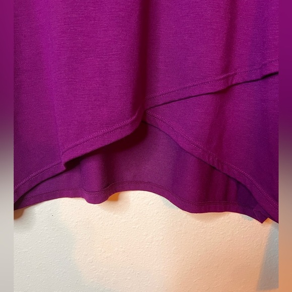 Xersion Workout Top Purple Cut Out at Hem Quick Dry Rouging Sides Women’s Large - Picture 5 of 5